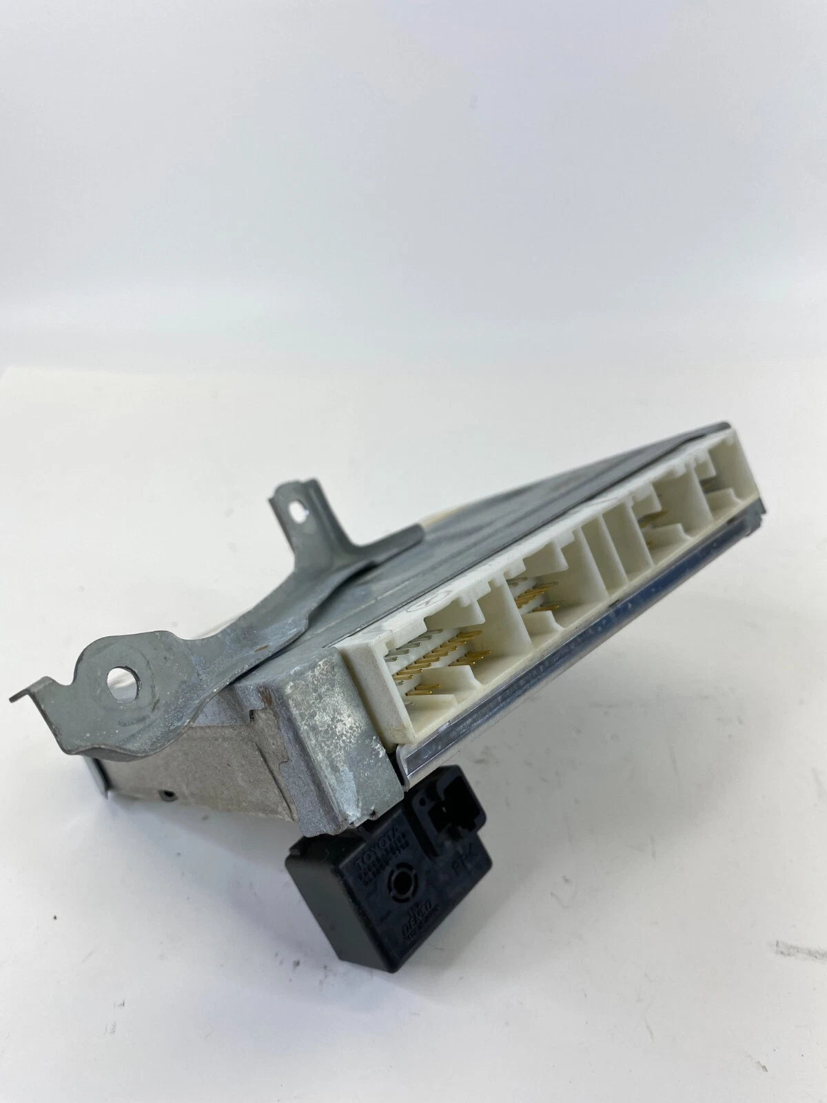 2001-2005 LEXUS GS300 3.0L RWD A/T CHASSIS ECM SKID CONTROL MODULE 89540-30392
