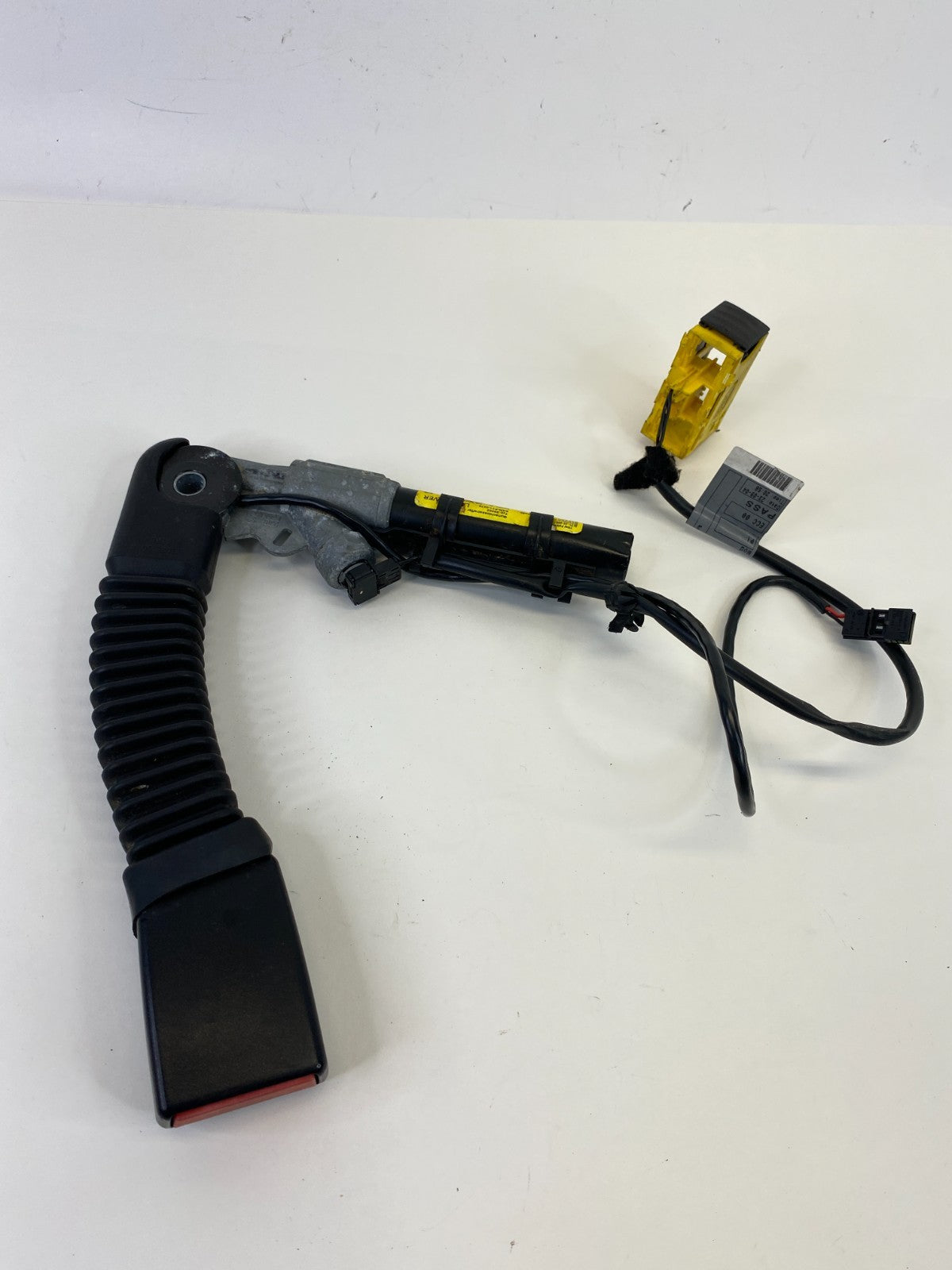 2003-2006 Range Rover Front Right Passenger Side Seat Belt Buckle FR RH OEM