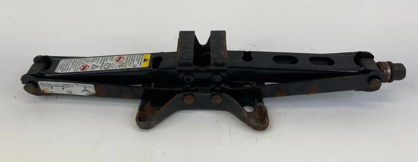 04-07 GRAND PRIX LACROSSE EMERGENCY SPARE TIRE JACK & TOOL LUG WRENCH 22722565