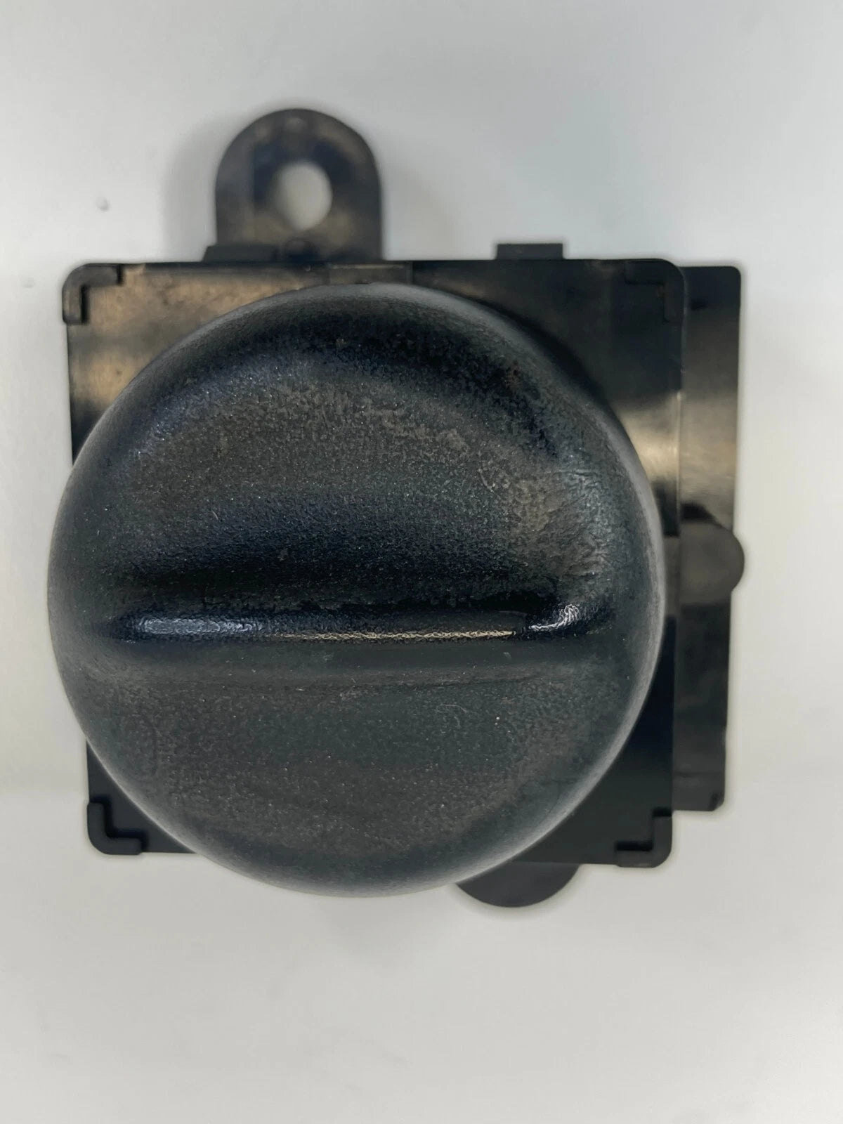 2006-2008 PONTIAC GRAND PRIX FRONT LEFT DRIVER SIDE SEAT LUMBAR CONTROL SWITCH