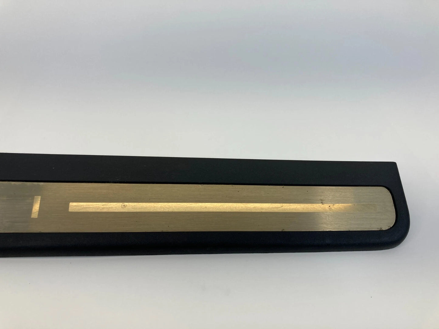 07 08 INFINITI G35 SEDAN FRONT LEFT DRIVER DOOR SILL SCUFF PLATE 769B0-JK000 OEM