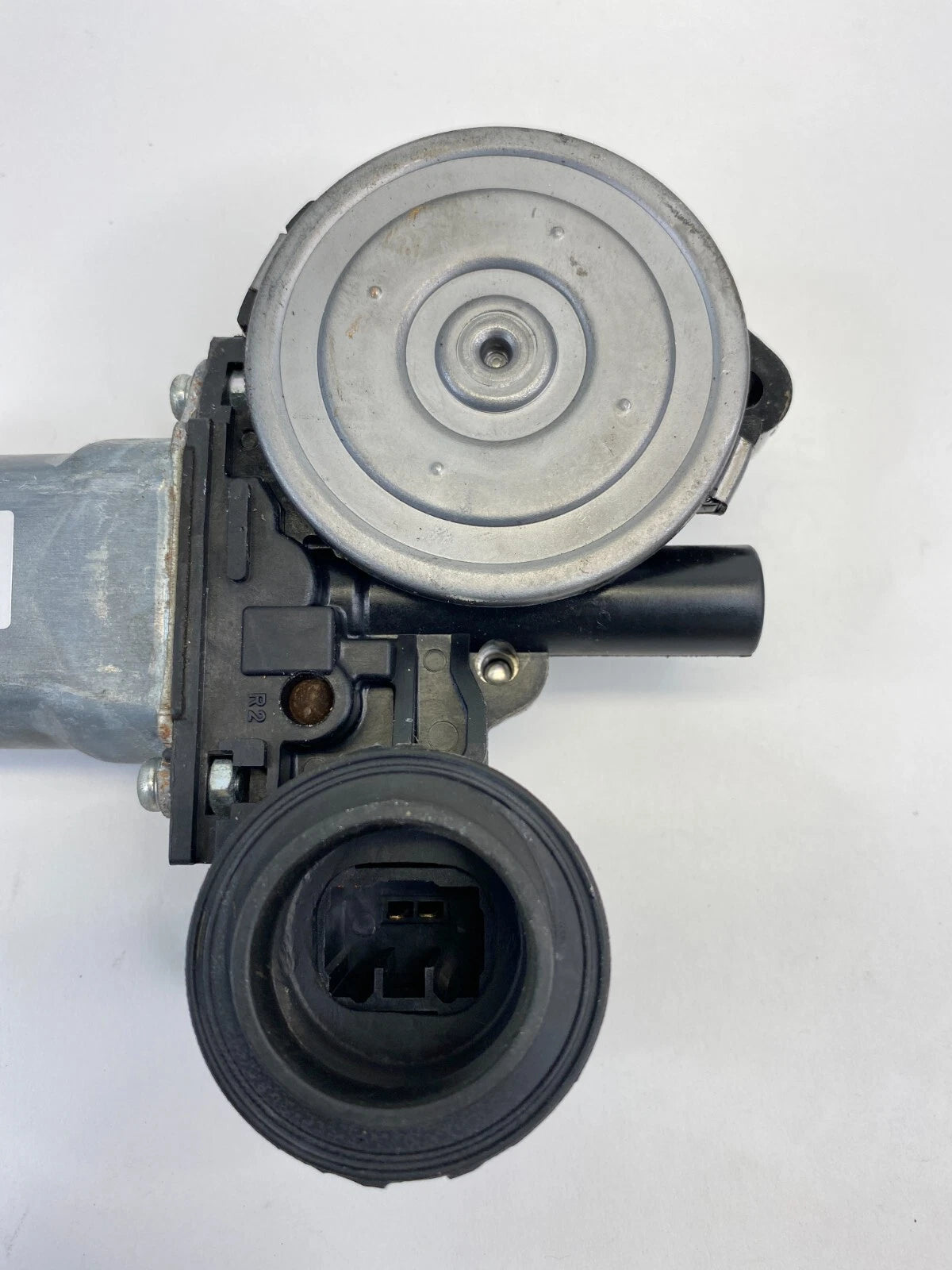 03-08 TOYOTA COROLLA MATRIX 02-06 CAMRY FRONT RIGHT DOOR WINDOW MOTOR 85710AA050