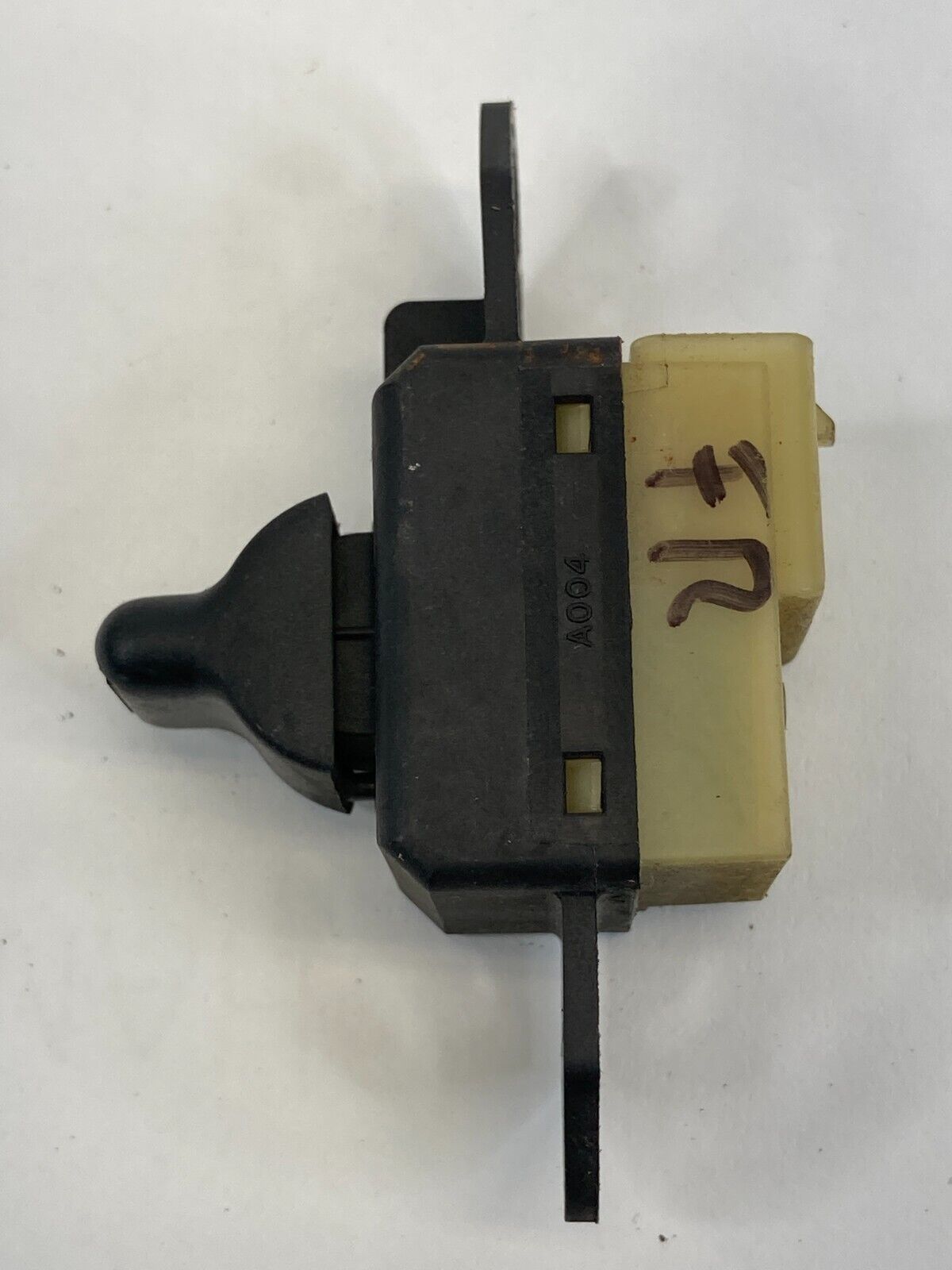 2001-2007 Dodge Caravan Front Right Passenger Door Lock Button Switch 04685845AB