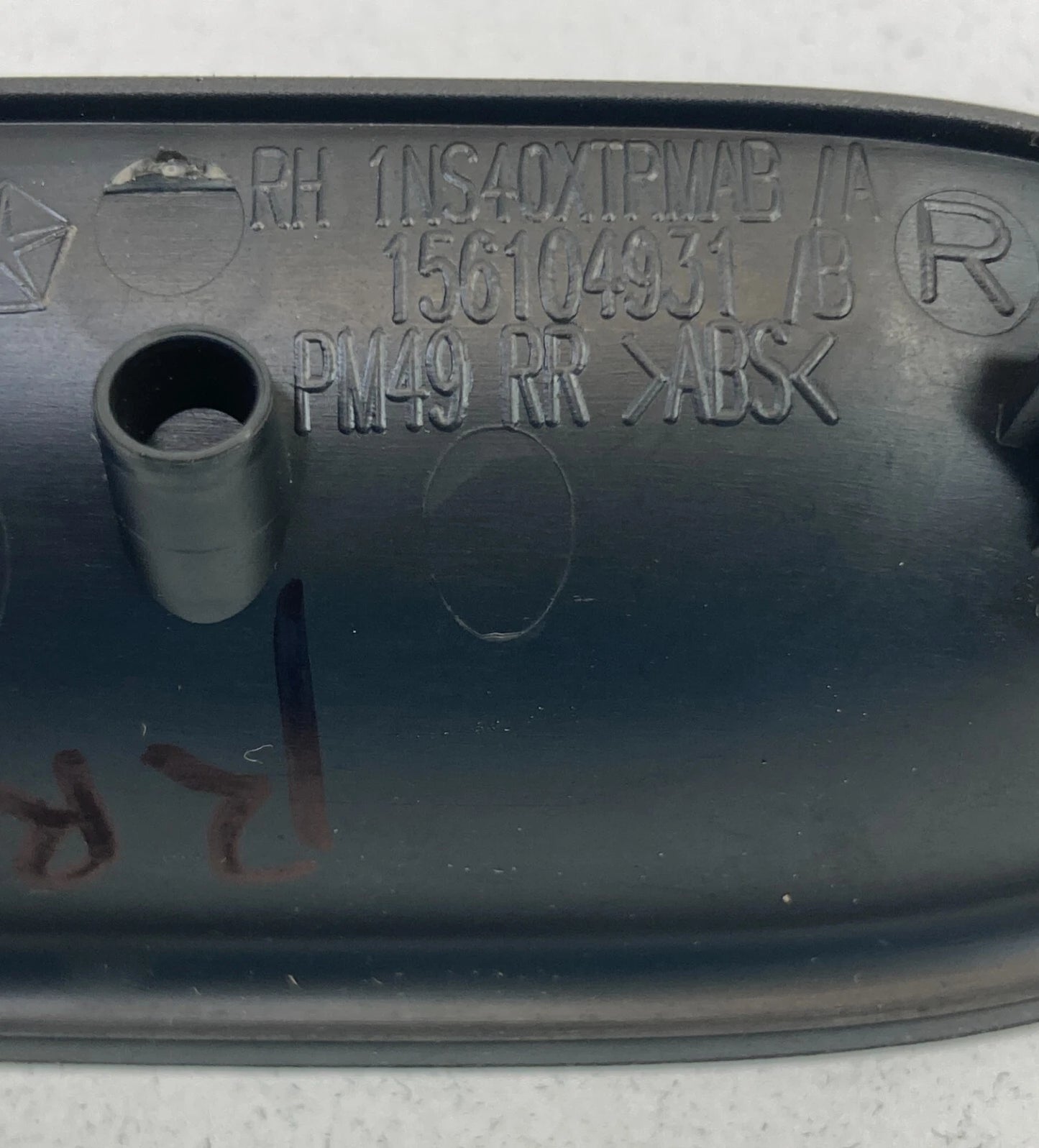 10-12 DODGE CALIBER REAR RIGHT INNER DOOR HANDLE SCREW COVER CAP 1NS40XTRMAB