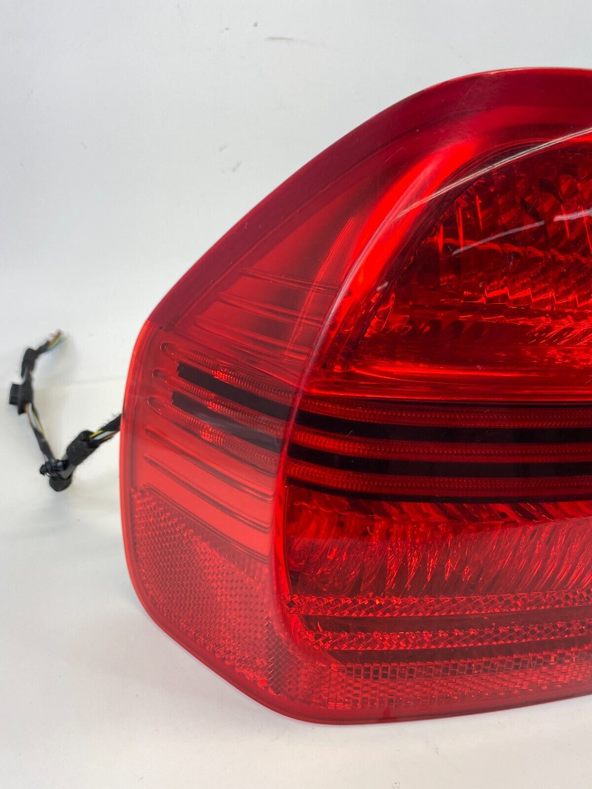 2007 2008 BMW 328xi Rear Left Side Exterior Outer Taillight Lamp I090028 OEM