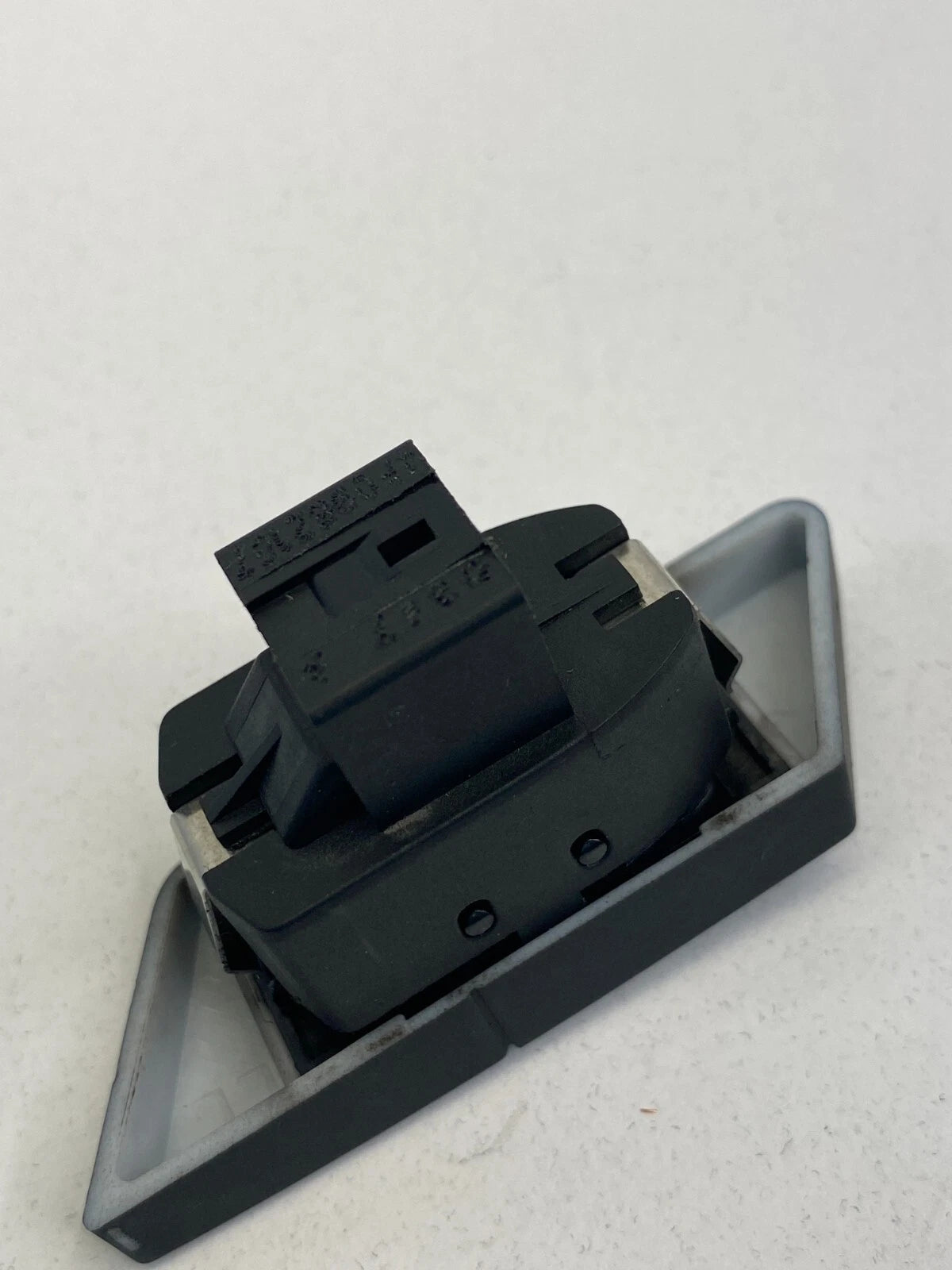 2005-2011 AUDI A6 QUATTRO REAR LEFT DRIVER DOOR LOCK/ UNLOCK SWITCH OEM