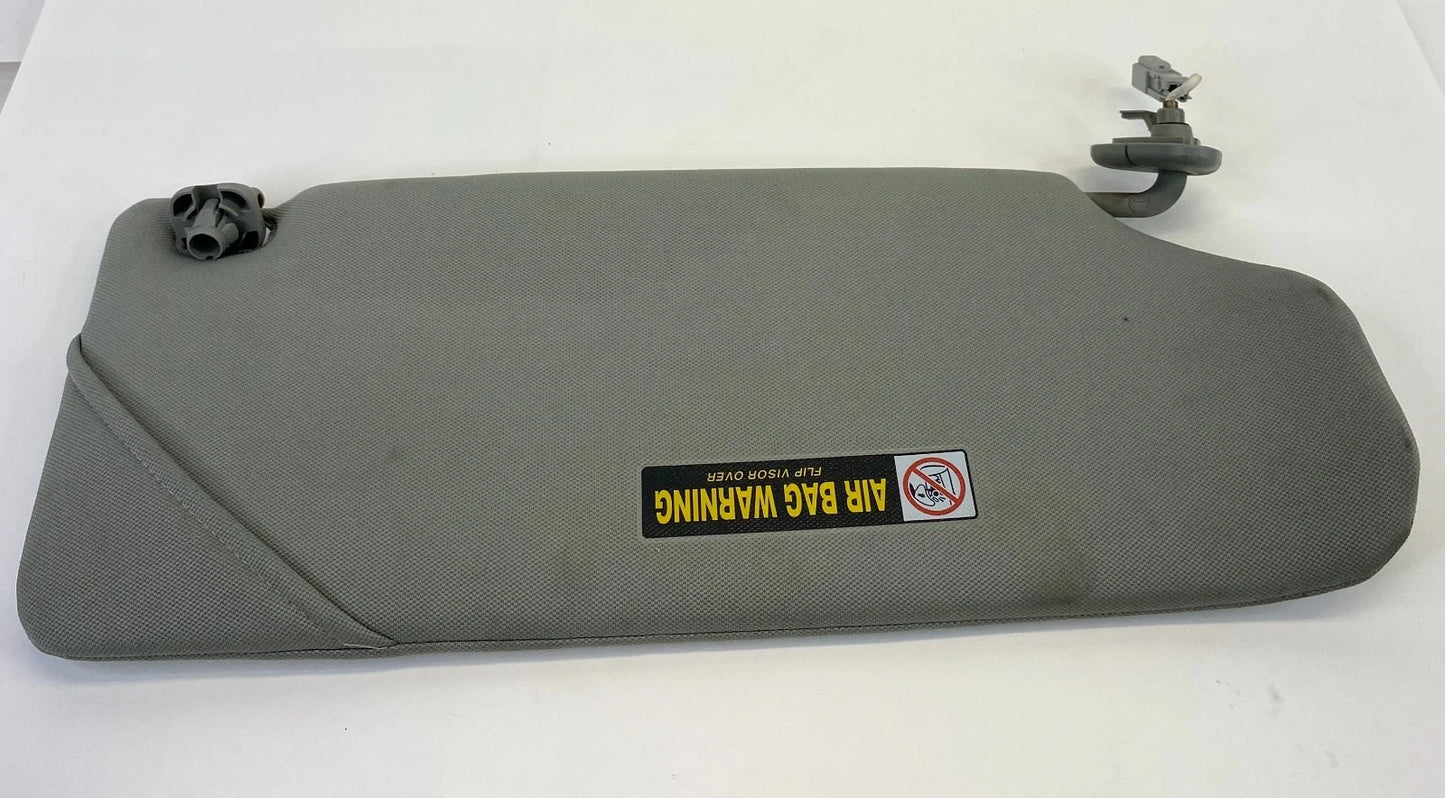 2005-2010 HONDA ODYSSEY LEFT DRIVER SIDE SUNVISOR SUN VISOR SHADE W/ LIGHT OEM