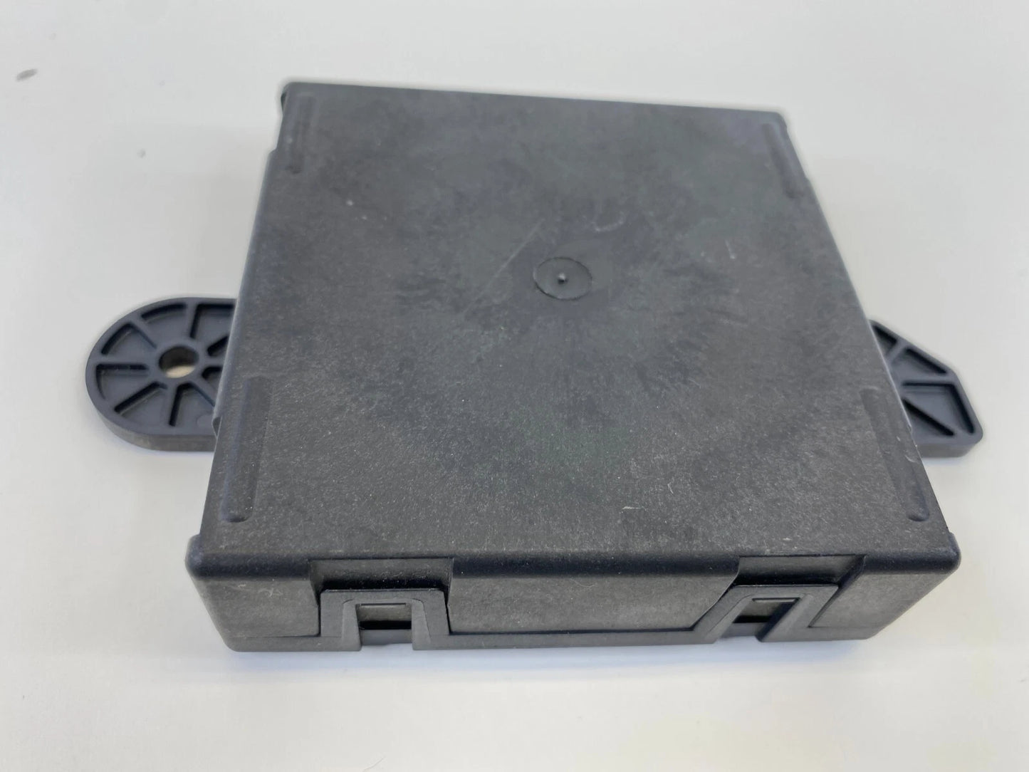 2008-2016 CHRYSLER TOWN COUNTRY FRONT RIGHT DOOR CONTROL MODULE OEM P05026860AE