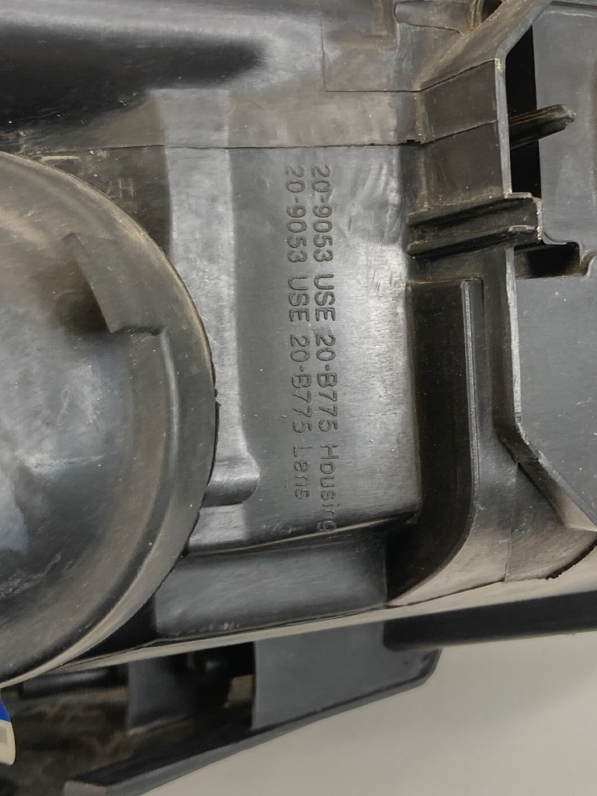 2009-2012 Volkswagen CC Front Right Passenger Headlight Headlamp Aftermarket