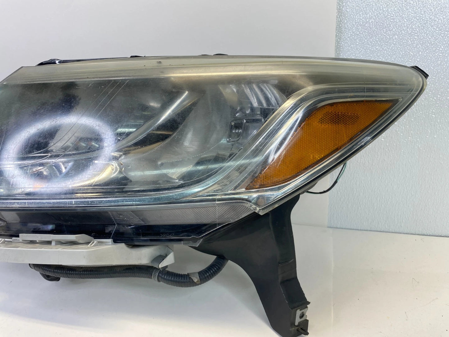 2013-2016 NISSAN PATHFINDER LEFT DRIVER SIDE HALOGEN HEADLIGHT HEADLAMP OEM