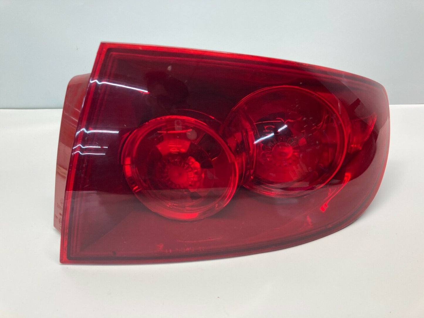 04-06 Mazda 3 Sedan Rear Passenger Side Tail Light Outer Taillight Lamp 11534900