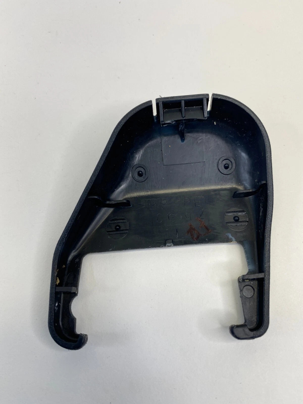 2003 2003 02 03 LEXUS ES300 FRONT RIGHT SEAT TRACK END COVER CAP TRIM