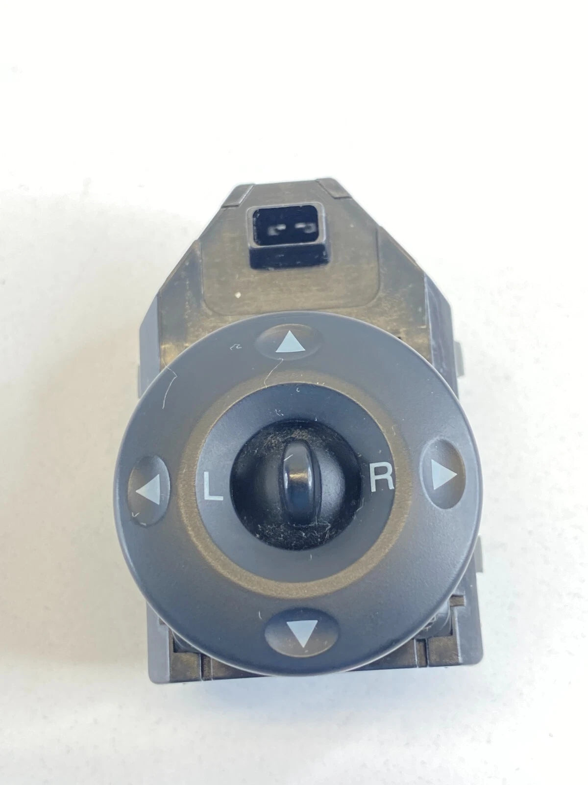 2007-2010 HYUNDAI ELANTRA SEDAN DRIVER LEFT POWER MIRROR CONTROL SWITCH BUTTON