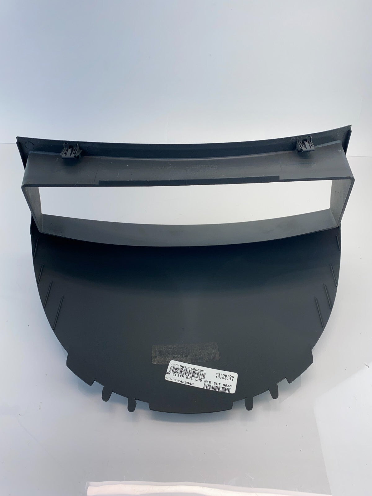 05 06 07 Jeep Grand Cherokee Speedometer Cluster Dash Bezel Trim 5JY71TRM OEM