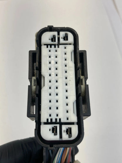 2009-2011 JAGUAR XF 4.2L RWD ABS ANTI LOCK BRAKE PUMP SOCKET PLUG CONNECTOR OEM