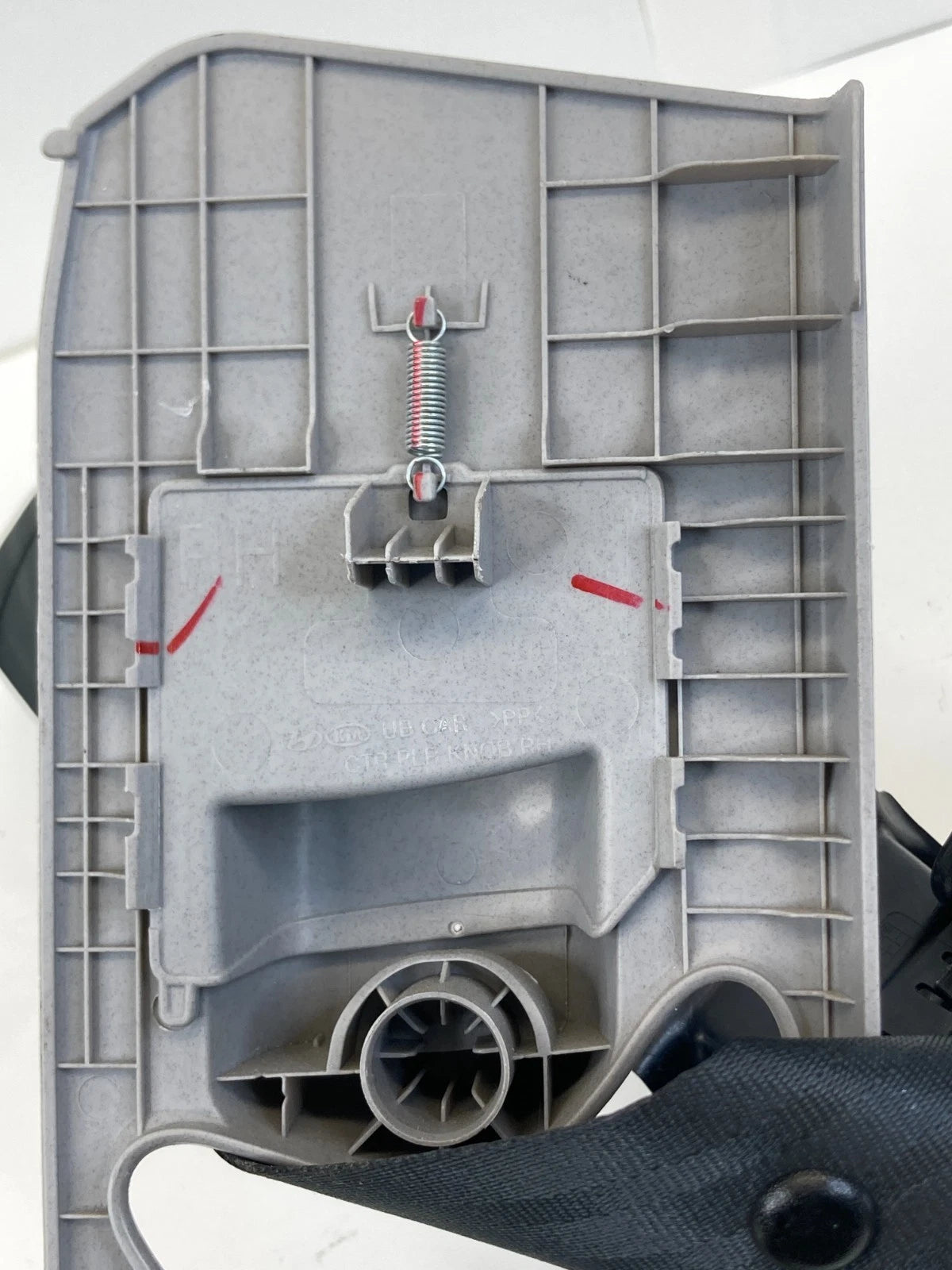 2012-2017 Kia Rio Front Right Passenger Seat Belt Retractor 888801W500HCS OEM