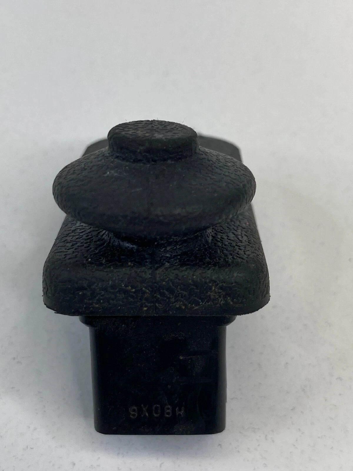 08-11 NISSAN ROGUE 07-12 VERSA FRONT RIGHT DOOR COURTESY LIGHT AJAR JAMB SWITCH