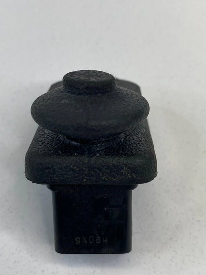 08-11 NISSAN ROGUE 07-12 VERSA FRONT RIGHT DOOR COURTESY LIGHT AJAR JAMB SWITCH