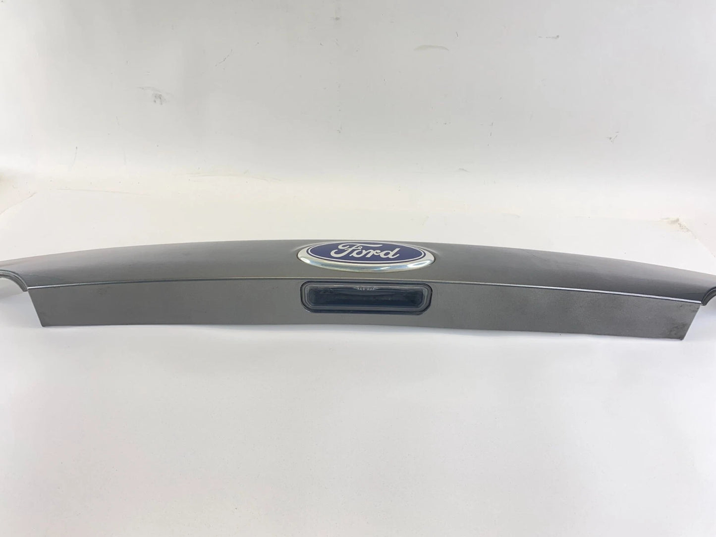 12-14 FORD FOCUS SEDAN REAR TRUNK LID MOLDING TRIM HANDLE EMBLEM BM51F43404 OEM