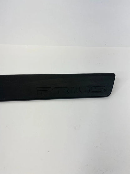 10-15 TOYOTA PRIUS FRONT RIGHT SIDE DOOR SCUFF PLATE STEP TRIM PANEL 67911-47030