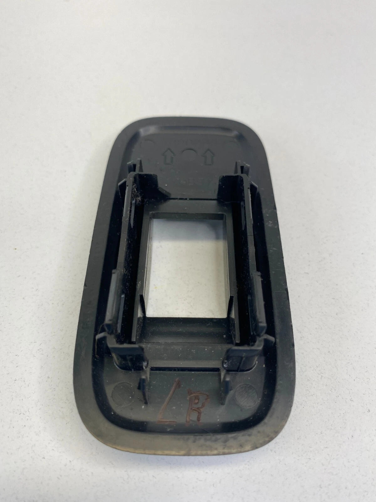 2005-2008 SAAB 9-7X REAR LEFT SIDE WINDOW SWITCH TRIM BEZEL 800983 OEM