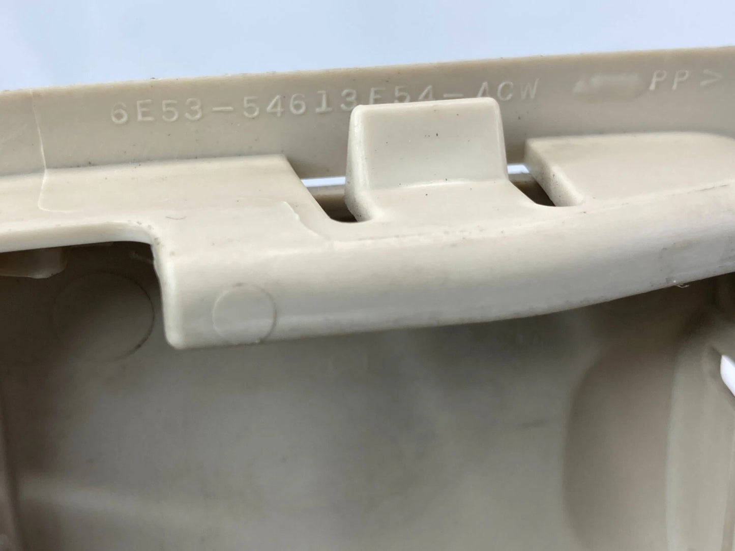 2007-2014 LINCOLN MKZ REAR DECK CHILD SEAT ANCHOR HOOK CAP BEZEL 6E53-54613E54