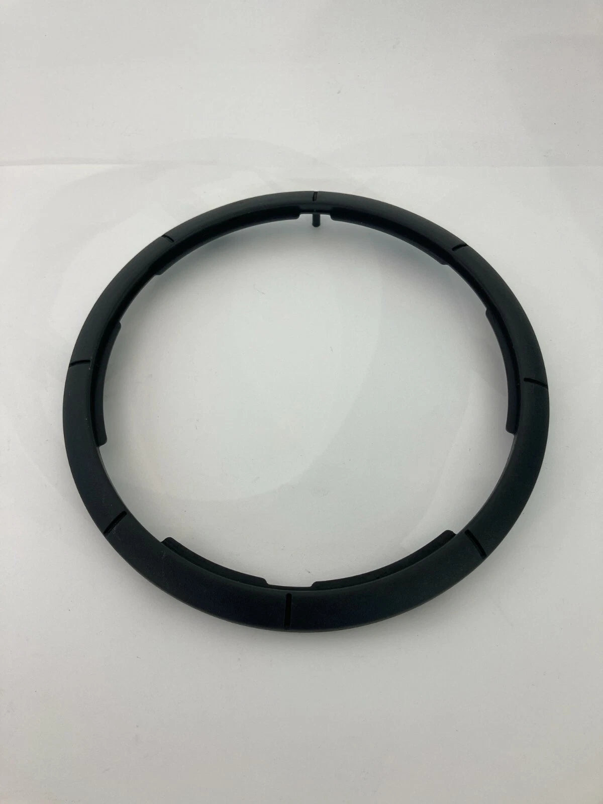 2003-2009 KIA SORENTO FRONT RH PASSENGER DOOR SPEAKER COVER TRIM OEM 823113E000