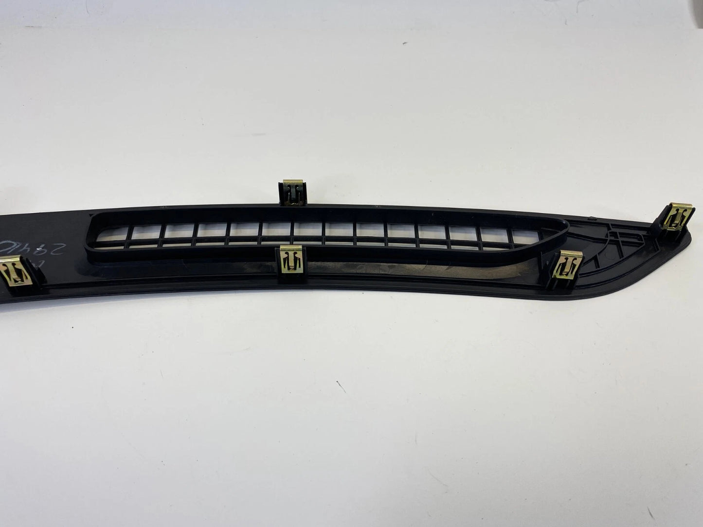2010-2012 CADILLAC SRX CENTER UPPER DASH DEFROSTER GRILLE TRIM PANEL 20870533
