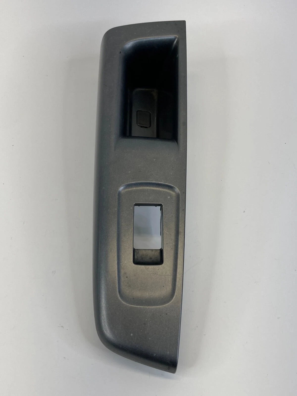 09-11 SUBARU FORESTER REAR LEFT DOOR WINDOW SWITCH BEZEL TRIM COVER 94266-FG510