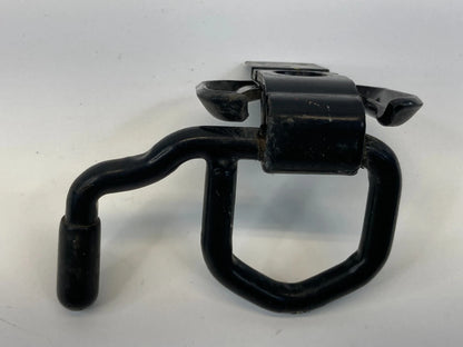 03 04 05 06 CHEVROLET AVALANCHE 1500 RIGHT BED CARGO HOOK STRAP TIE DOWN OEM