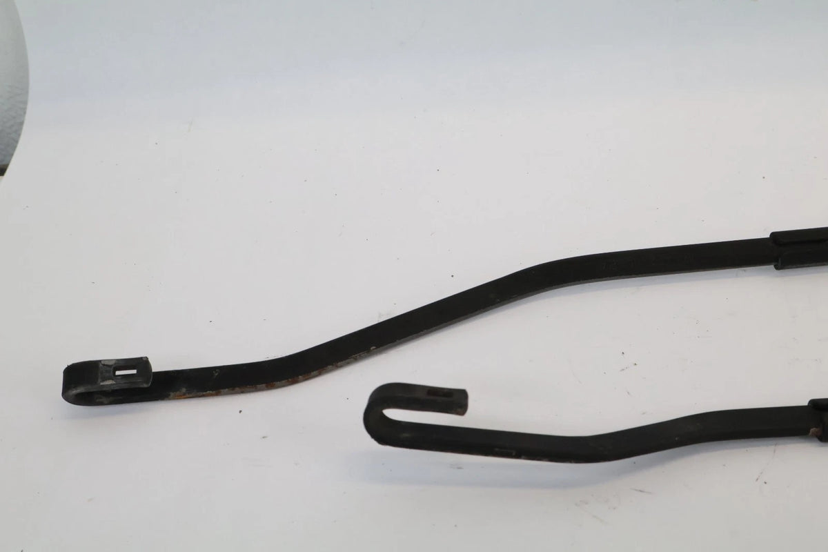 2006-2011 HYUNDAI ACCENT SEDAN FRONT WINDSHIELD WIPER ARMS PAIR SET RH & LH OEM