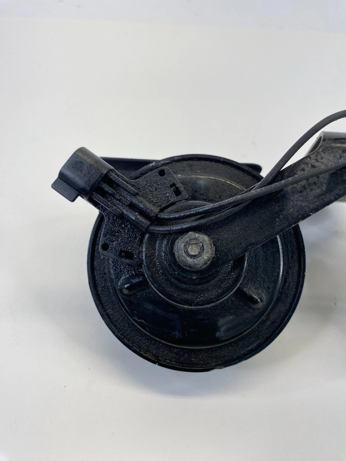 2016-2019 FORD INTERCEPTOR UTILITY LEVEL 2 DUAL NOTE HORN & MOUNTING BRACKET OEM