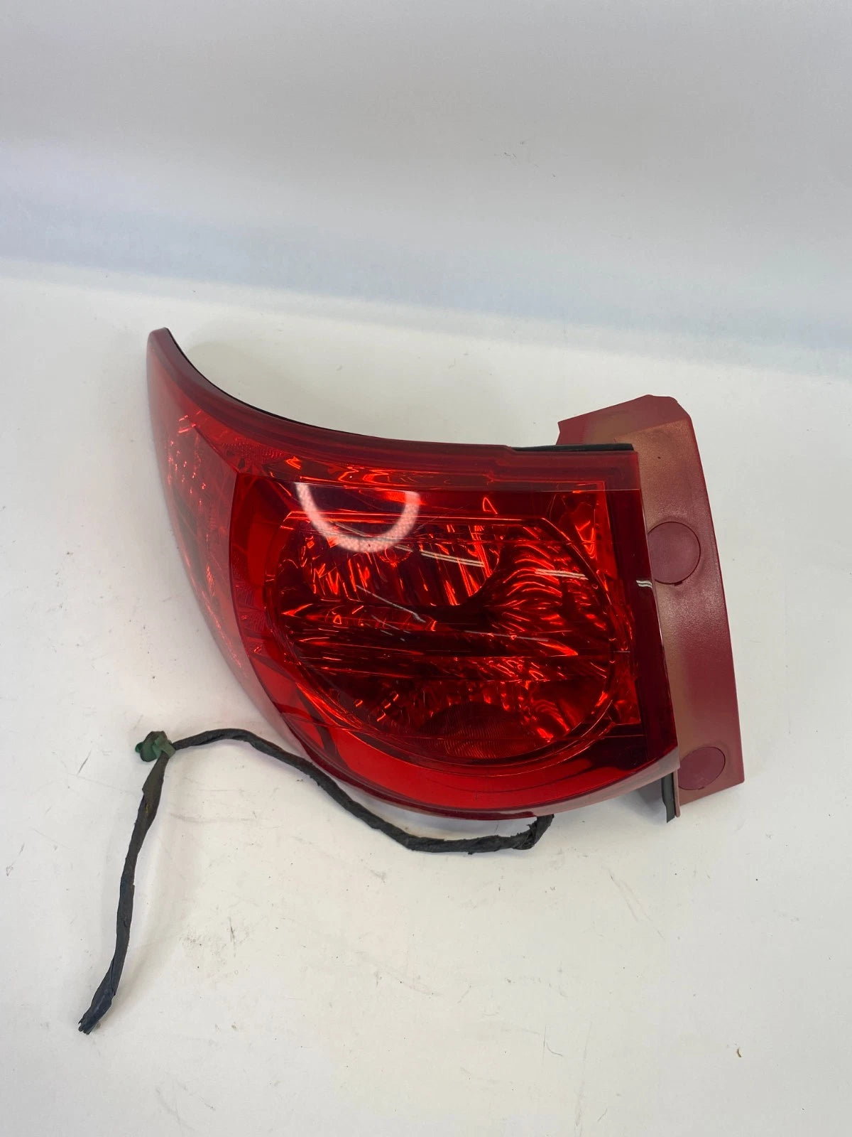 2009-2012 CHEVROLET TRAVERSE REAR LEFT SIDE OUTER TAIL LIGHT TAILLIGHT OEM