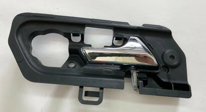 06-10 MERCEDES-BENZ R350 REAR RIGHT INNER INSIDE DOOR HANDLE RR RH A2517600461