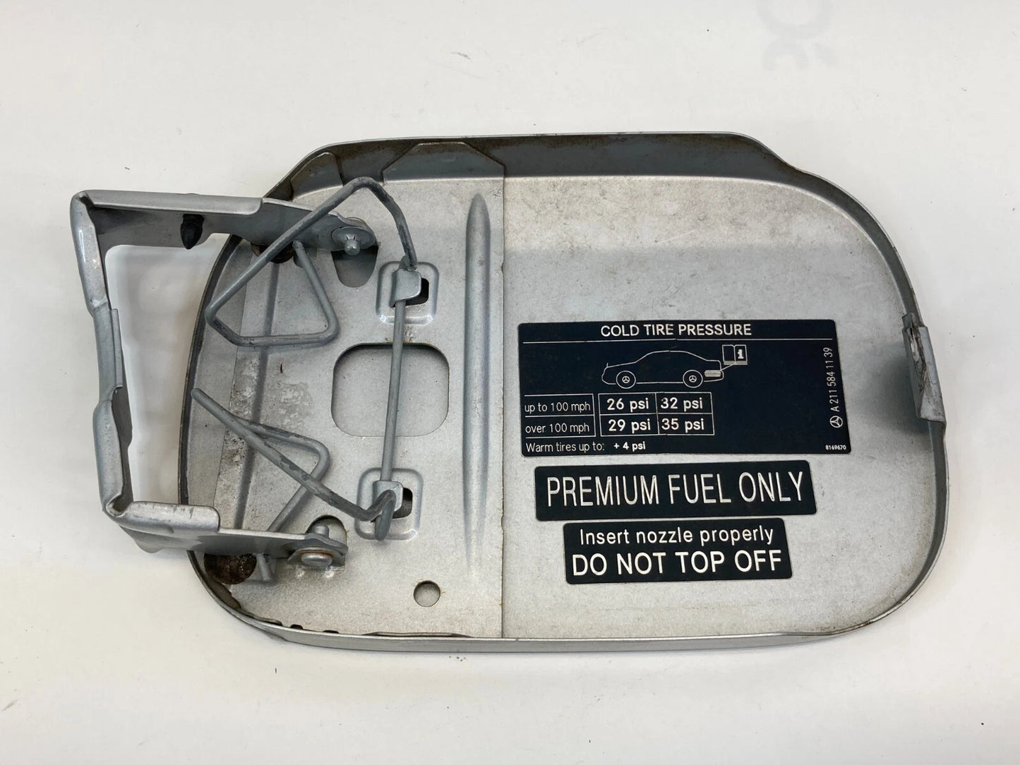 2003-2009 MERCEDES-BENZ E320 SEDAN FUEL FILLER DOOR LID GAS COVER A2115841139