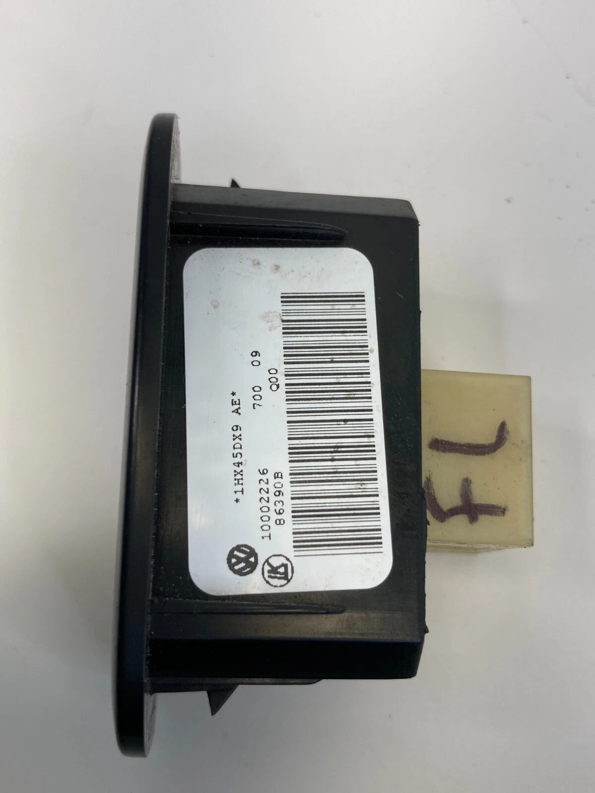 2009-2014 VOLKSWAGEN ROUTAN FRONT LEFT DOOR BUTTON SWITCH 1HX45DX9AE OEM
