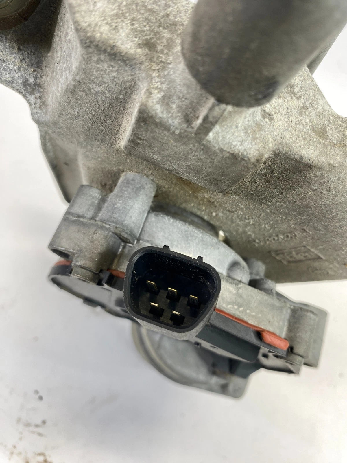 2005-2010 TOYOTA AVALON FRONT WINDSHIELD WIPER MOTOR W/ LINKAGE OEM