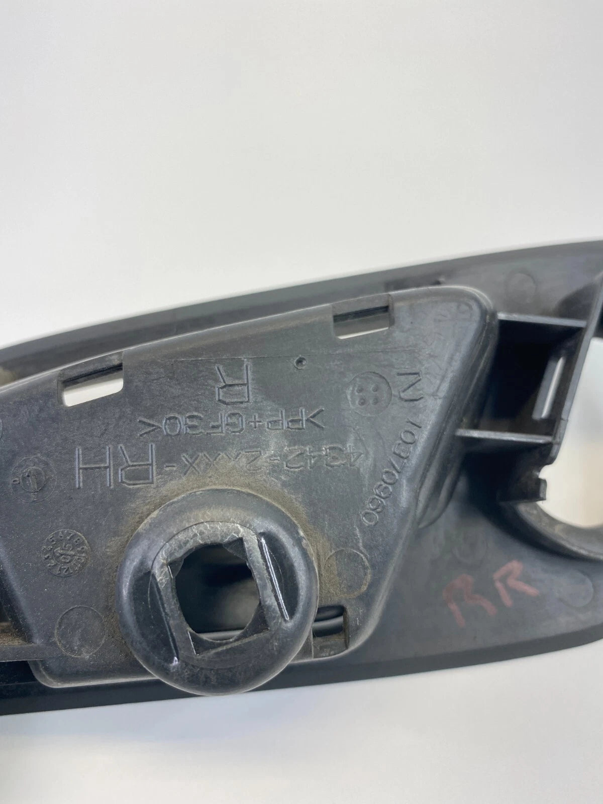 2006 2007 06 07 SATURN VUE REAR RIGHT BACK SIDE INNER DOOR HANDLE 10370960 OEM