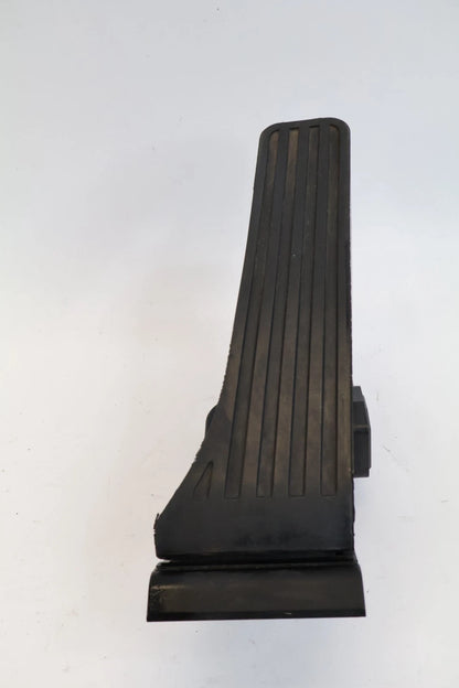 10-16 MERCEDES E350 E250 THROTTLE ACCELERATOR GAS PEDAL ASSEMBLY A2043000004