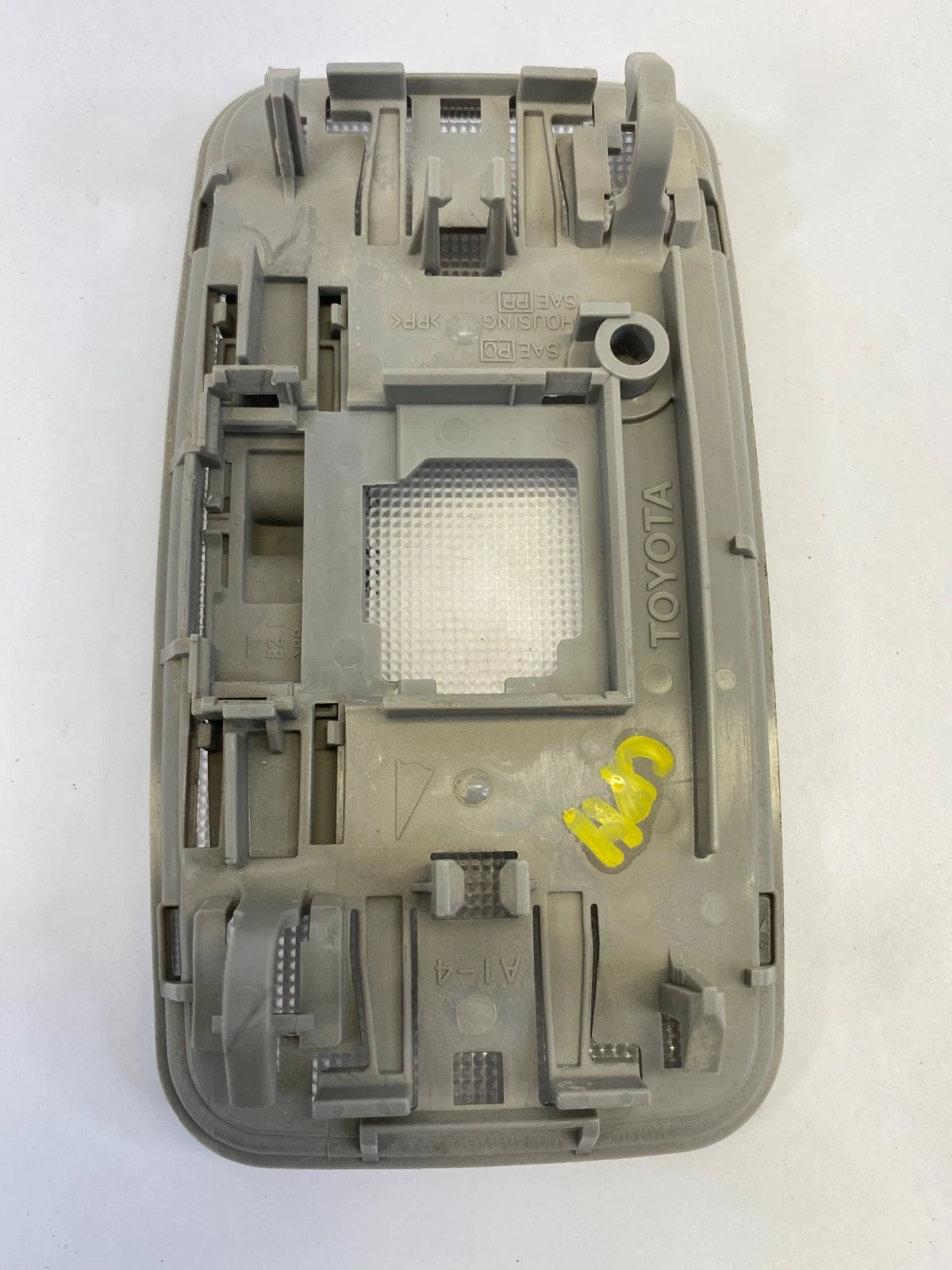 2006-2011 TOYOTA YARIS HATCHBACK CENTER DOME LIGHT LAMP ASSEMBLY OEM