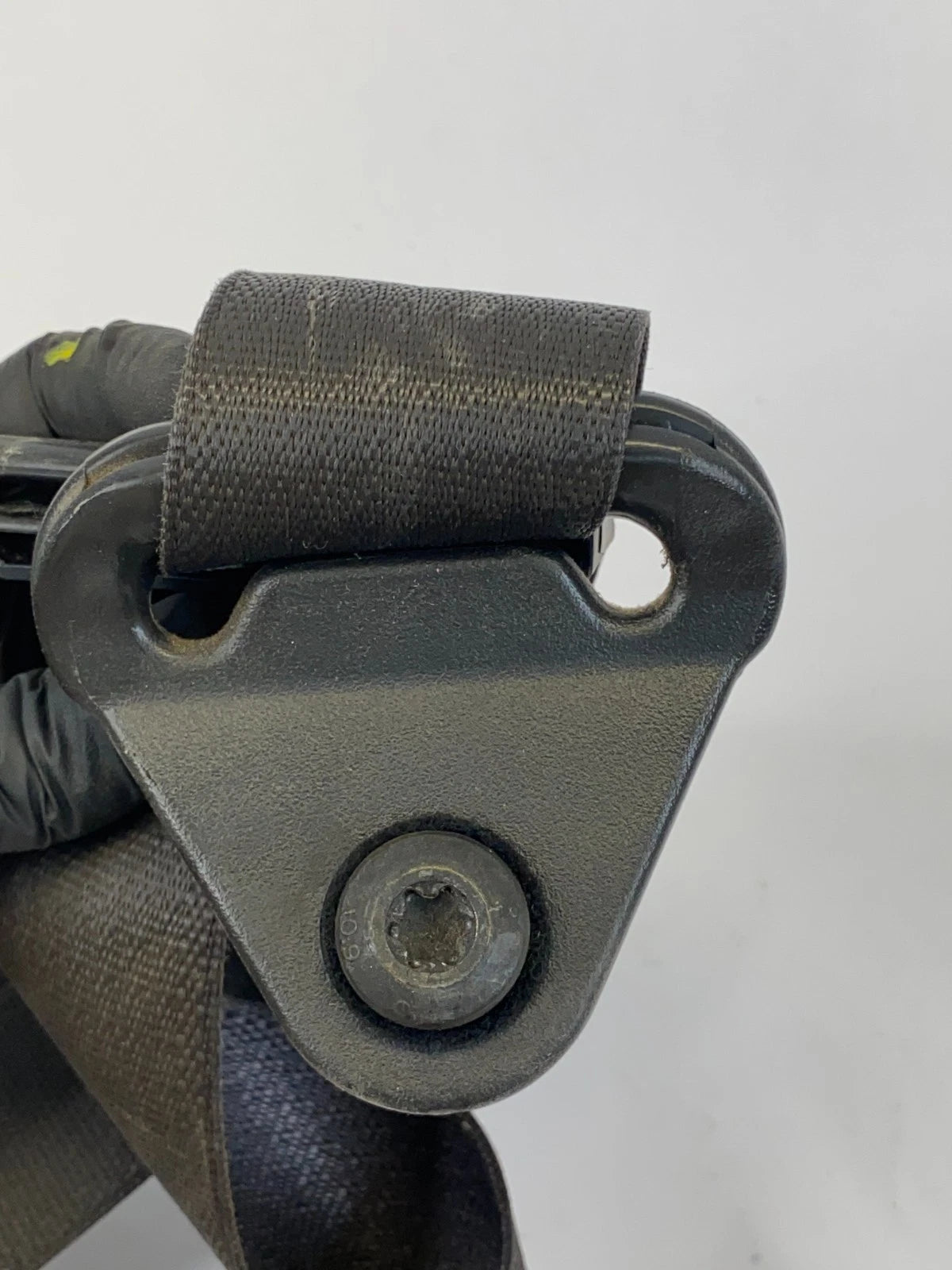 2006-2009 PONTIAC TORRENT FRONT LEFT DRIVER SEAT BELT RETRACTOR 34060627A OEM