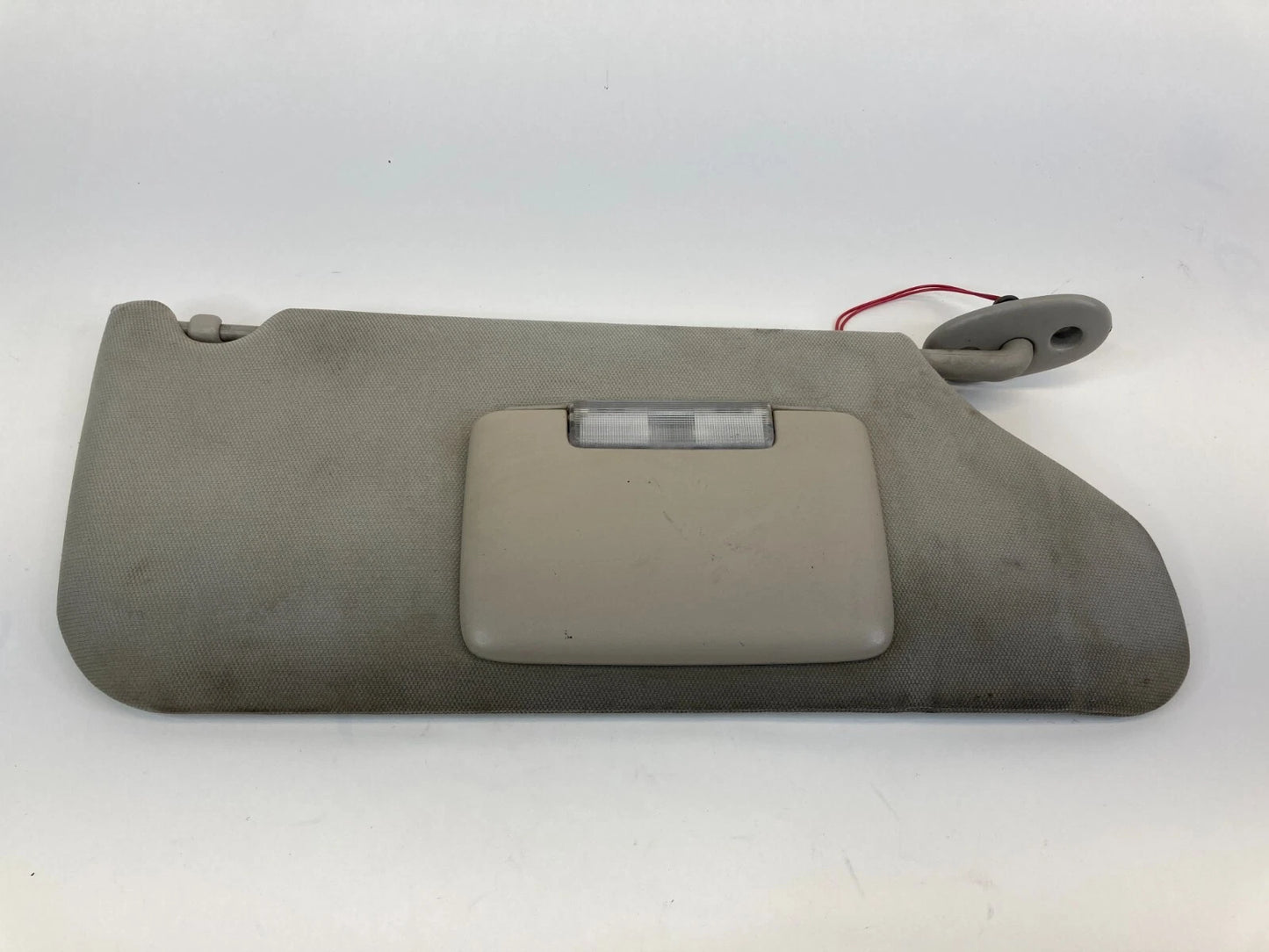 05-10 JEEP GRAND CHEROKEE RIGHT PASSENGER SIDE SUNVISOR SUN VISOR SHADE W/ LIGHT