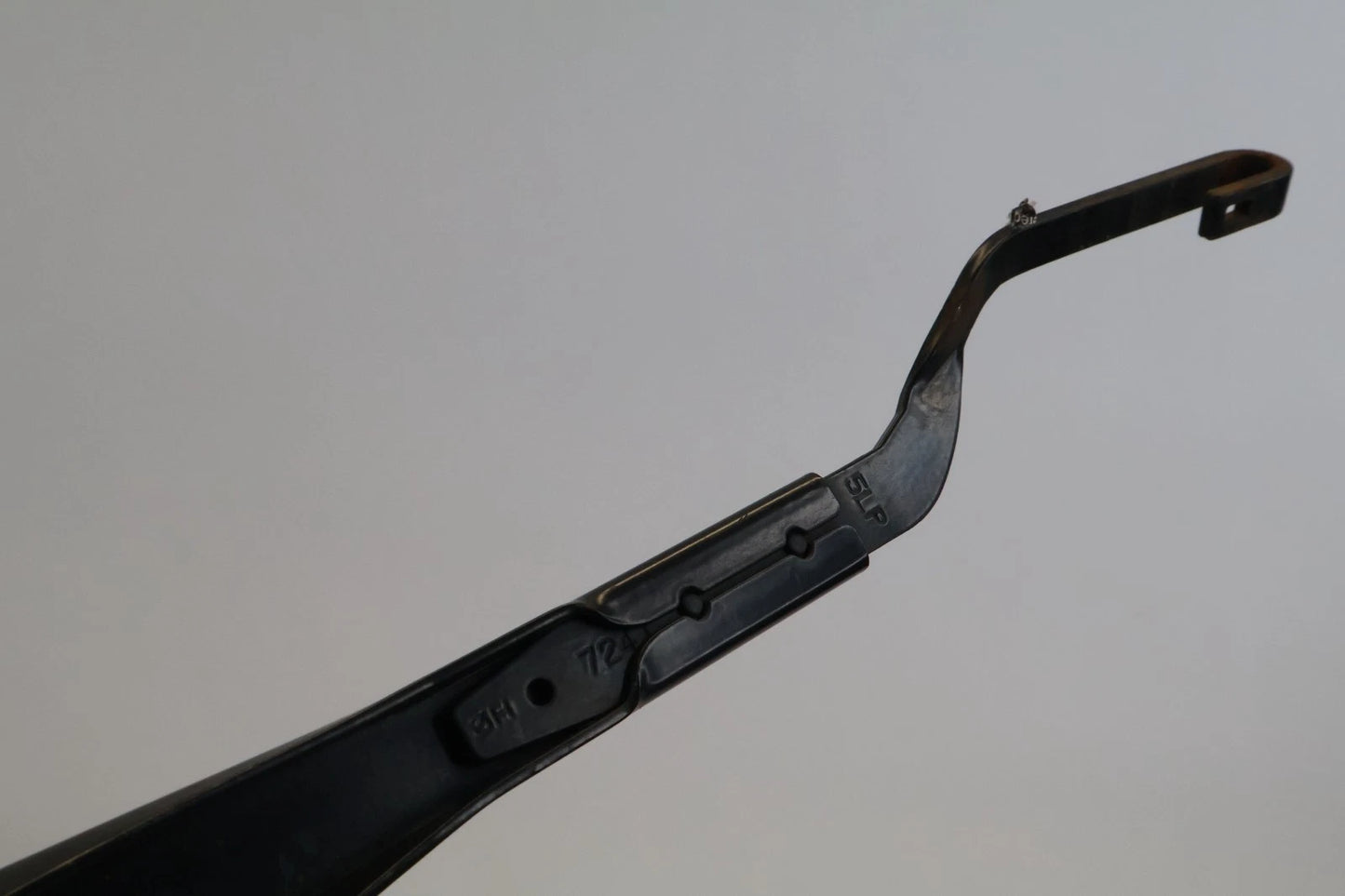 2007-2012 TOYOTA YARIS SEDAN FR RIGHT & LEFT WINDSHIELD WIPER ARMS PAIR SET OEM