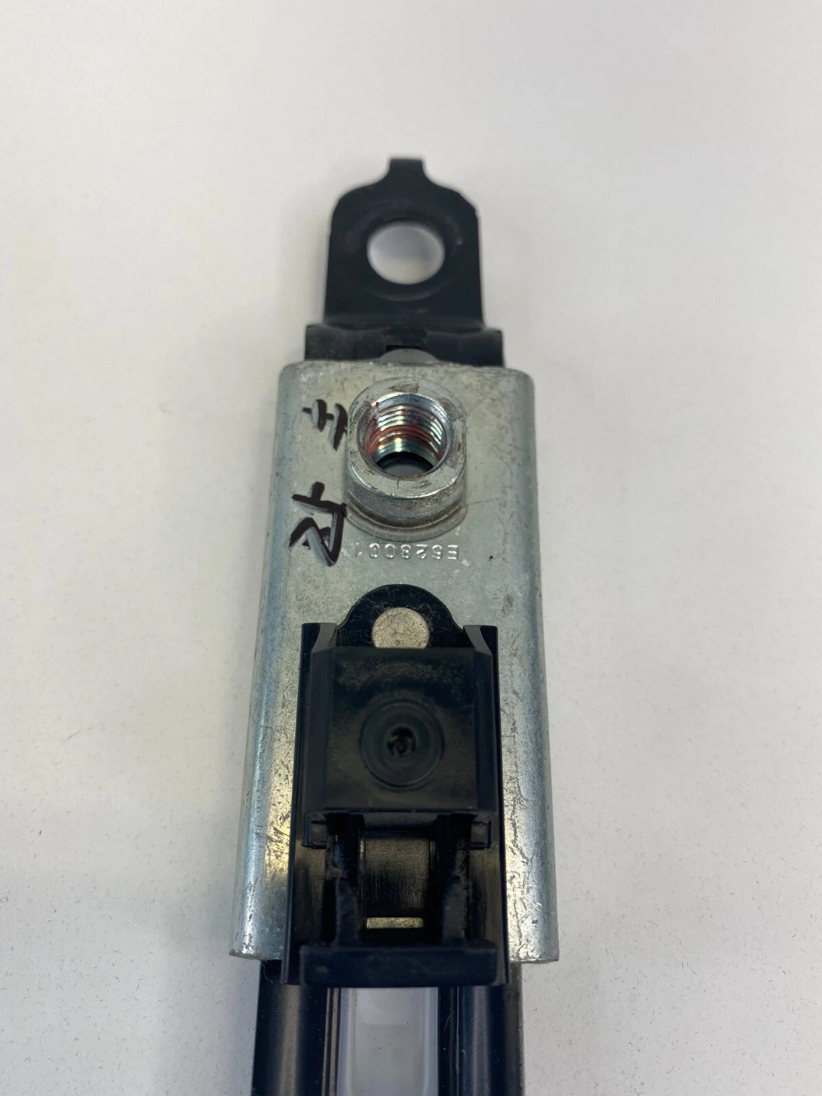 2008-2015 Mitsubishi Lancer Sedan Front Right Seat Belt Height Adjuster E628001