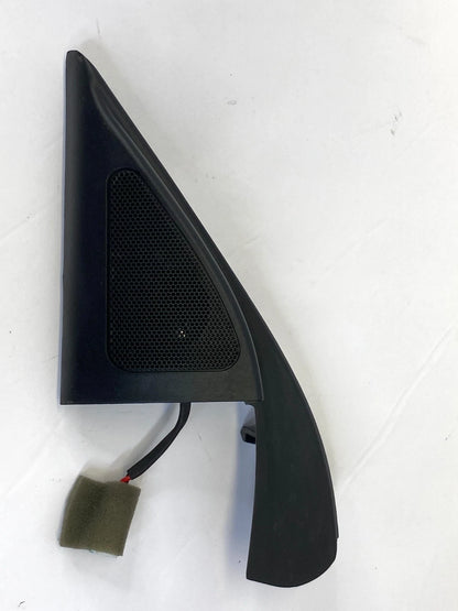2009-2015 KIA SORENTO FRONT LEFT INNER DOOR QUADRANT COVER CORNER W/ SPEAKER OEM