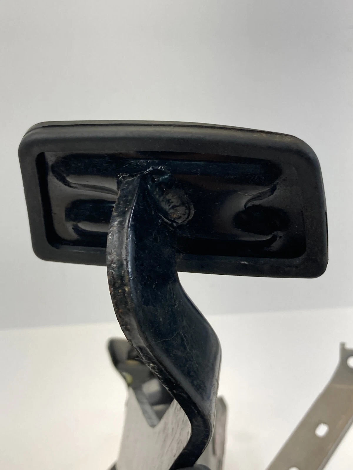 2007-2008 HONDA FIT AUTOMATIC TRANSMISSION BRAKE PEDAL ASSEMBLY MOUNT UNIT OEM
