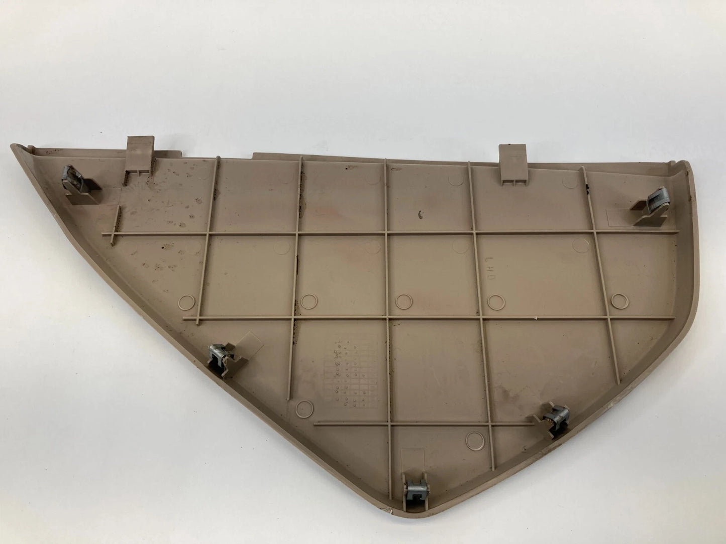 05 06 07 08 09 10 KIA SPORTAGE DASH RIGHT PASSENGER FUSE END COVER CAP TRIM OEM