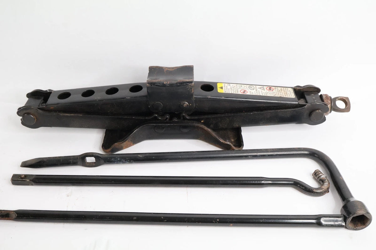 2006-2010 HUMMER H3 SPARE TIRE WHEEL SCISSOR JACK TOOL KIT W BAG 15897196 OEM