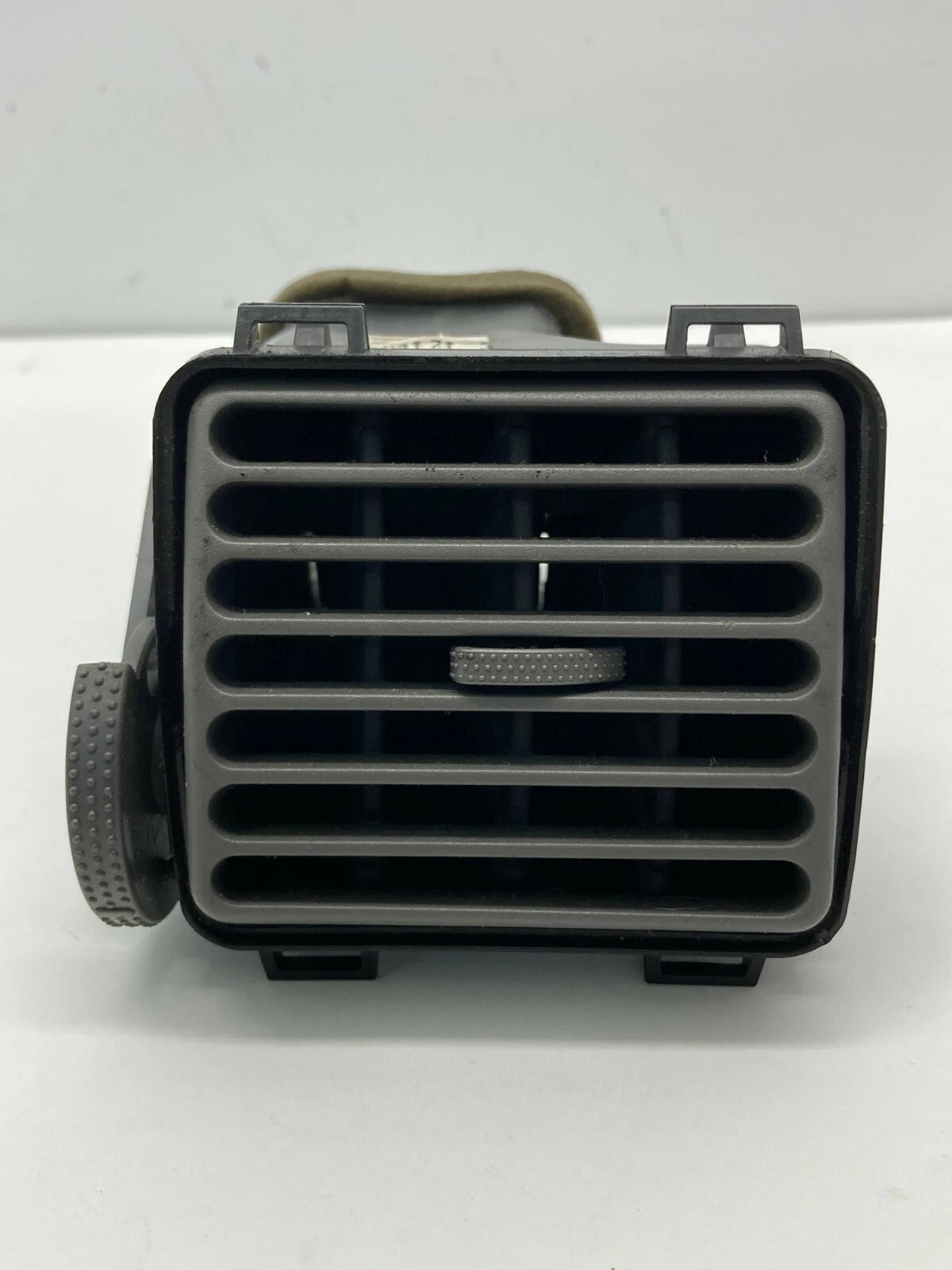 2002 2003 2004 2005 FORD EXPLORER LEFT DRIVER DASH SIDE AIR VENT 1L2H-19C696-A