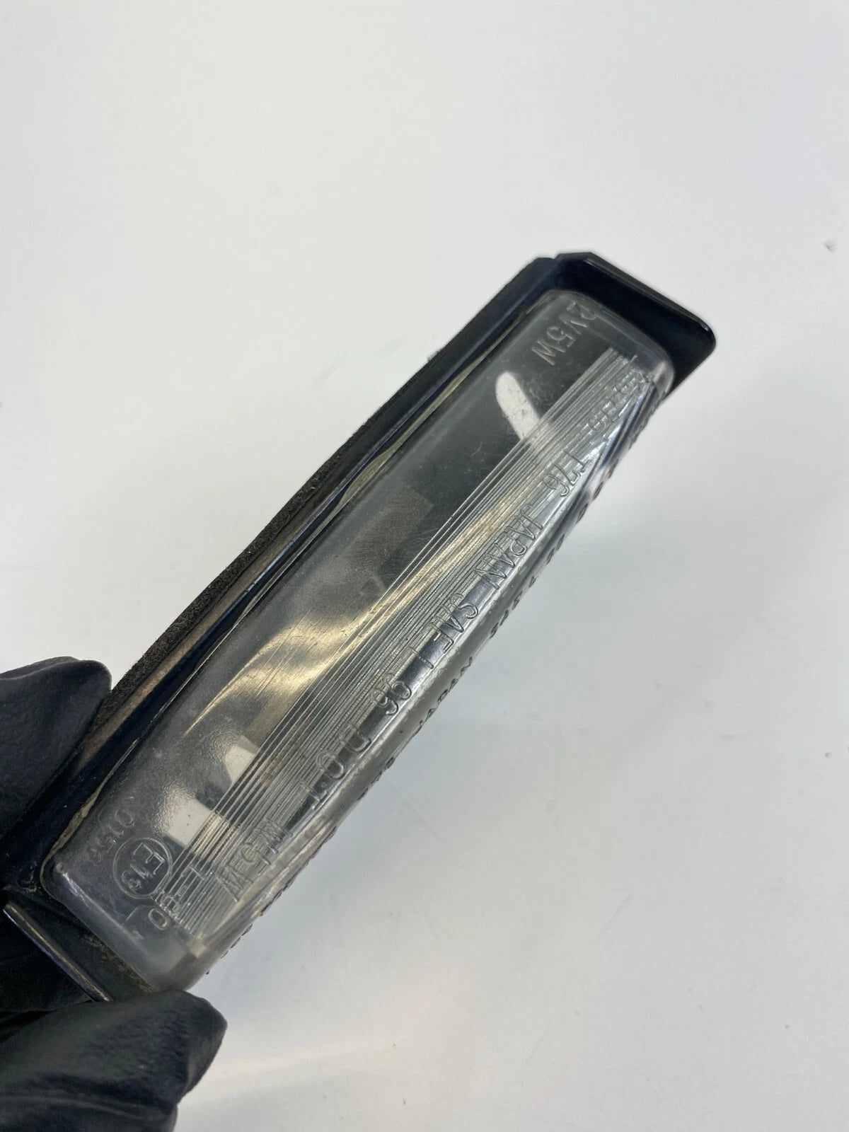 98-05 LEXUS GS300 GS 300 REAR TRUNK LICENSE PLATE LIGHT LAMP TRIM PANEL OEM